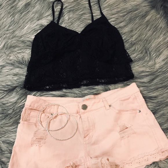 Tops - Lacy crop top⭐️ 2 for 20$